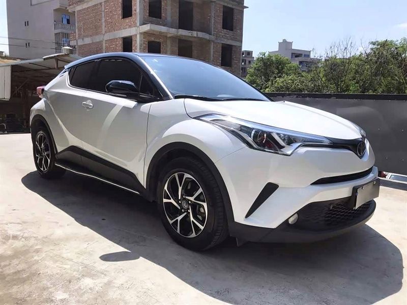 C-HR photo 3