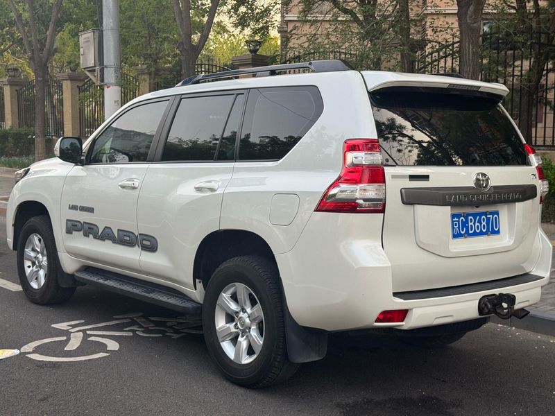 Land Cruiser Prado photo 5