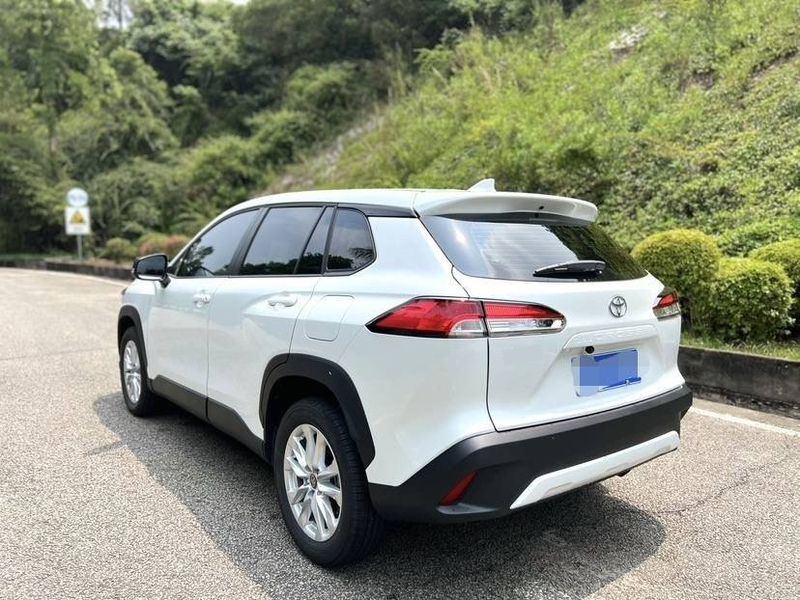 Corolla Cross photo 5