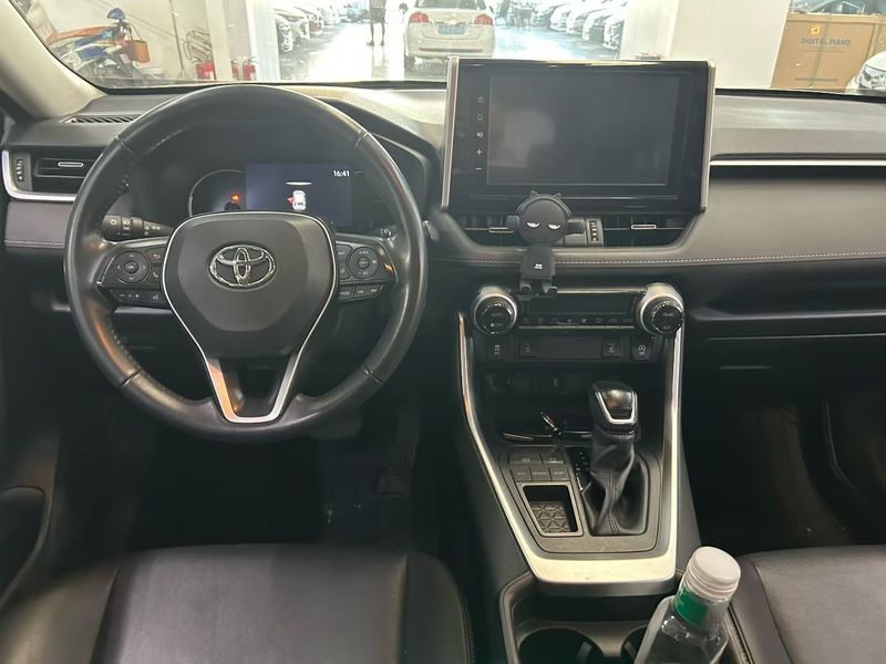 RAV4 photo 5