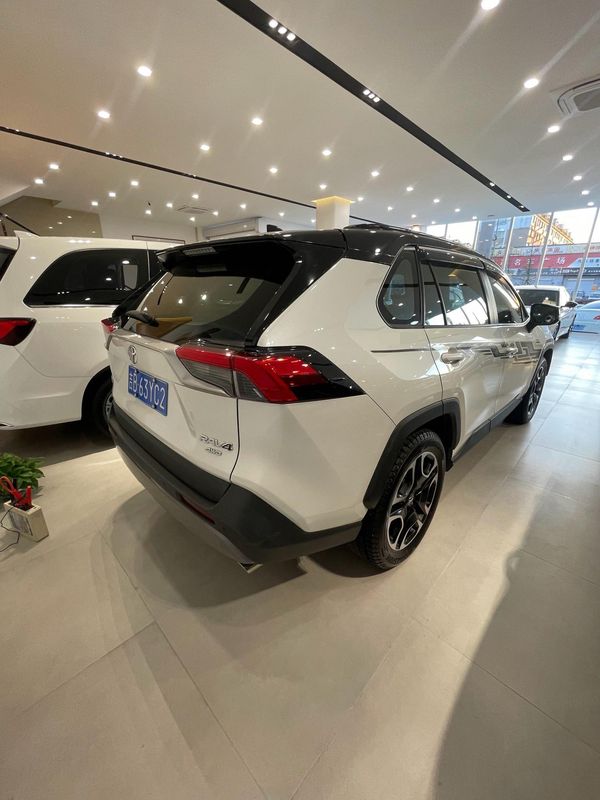 RAV4 photo 5