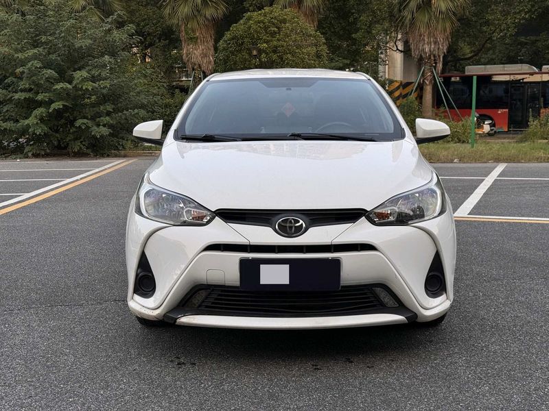 Yaris photo 2