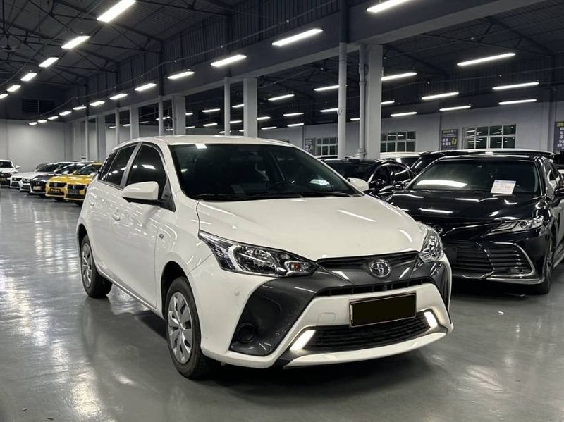 Yaris photo 2