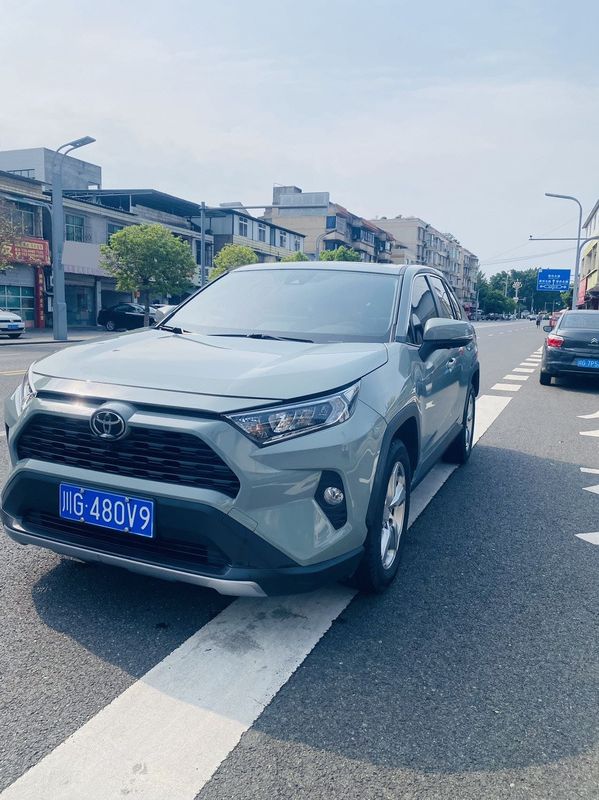 RAV4