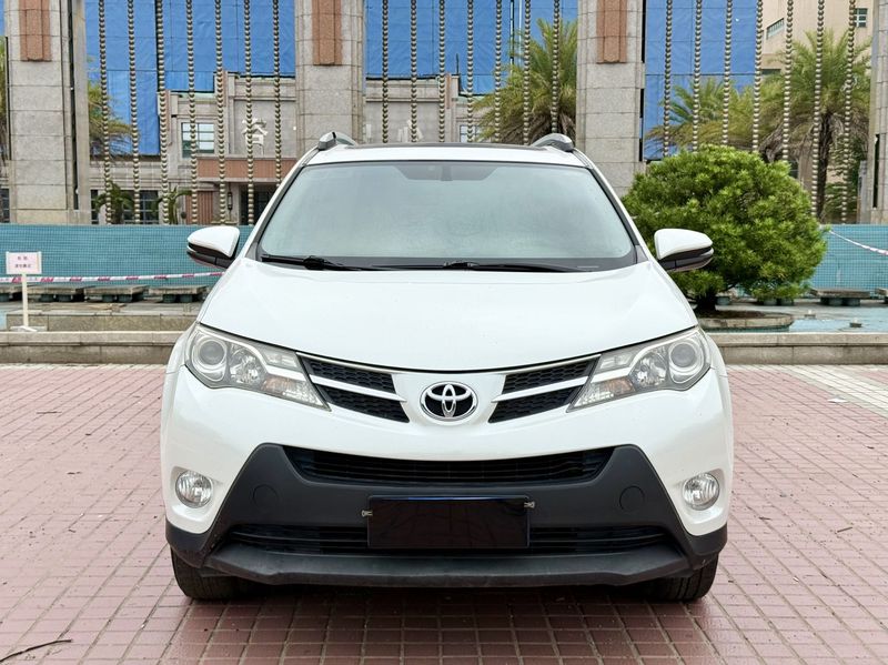 RAV4 photo 2