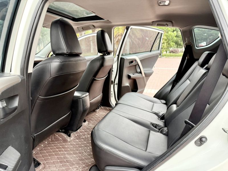 RAV4 photo 5