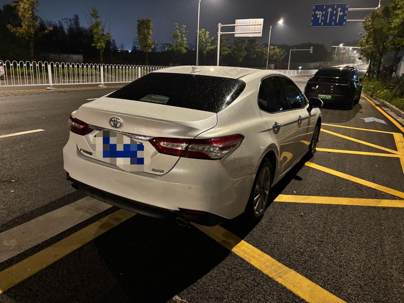 Camry photo 2