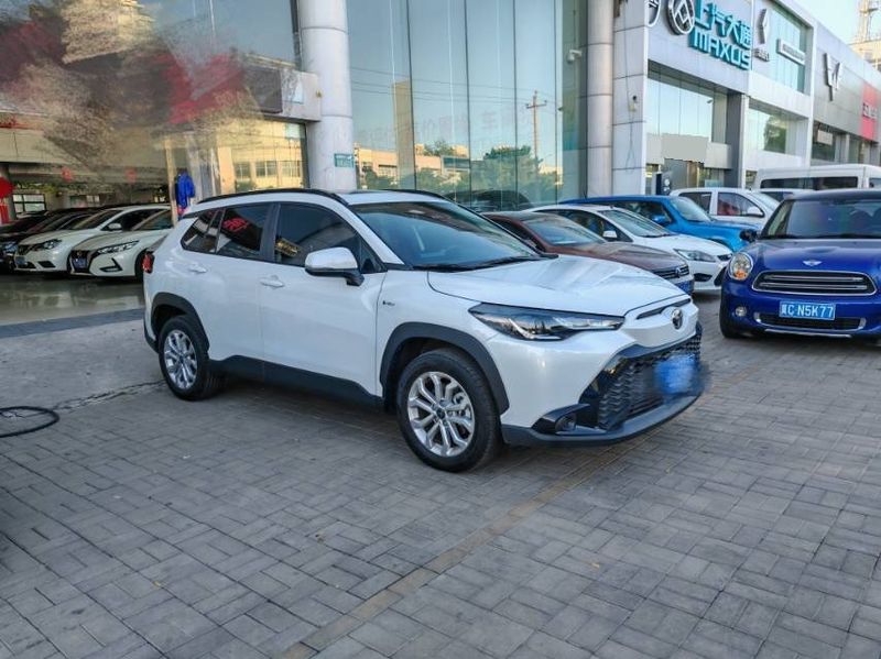 Corolla Cross photo 3