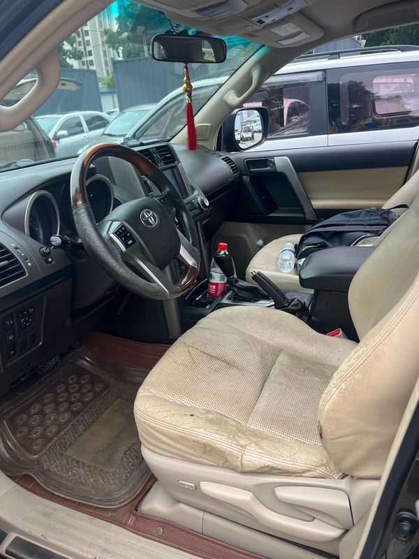 Land Cruiser Prado photo 5