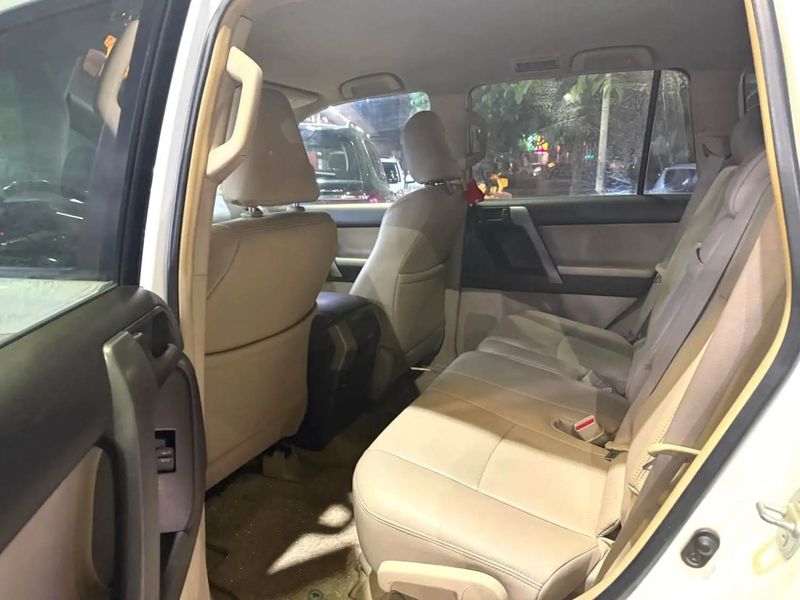 Land Cruiser Prado photo 4