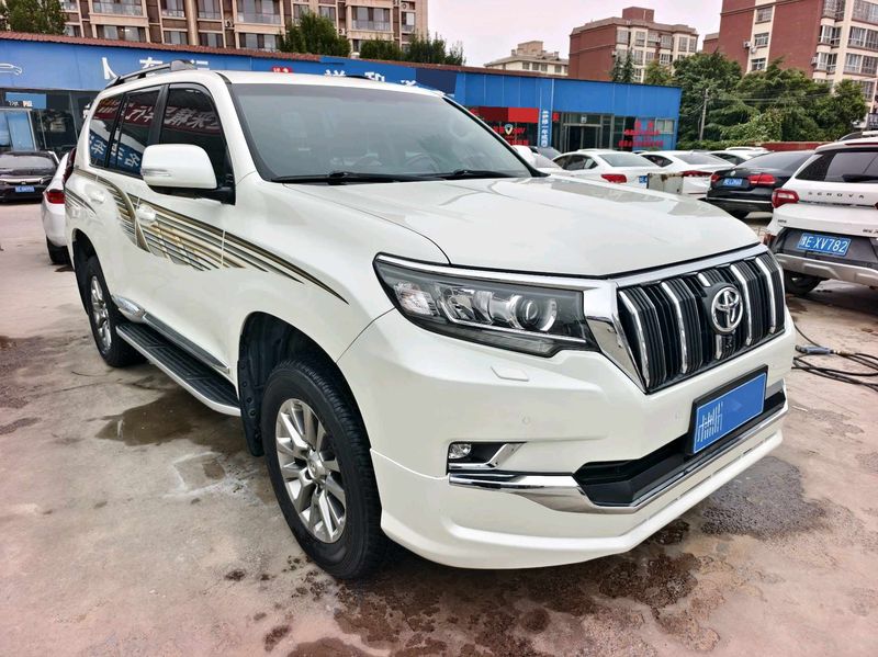 Land Cruiser Prado photo 2