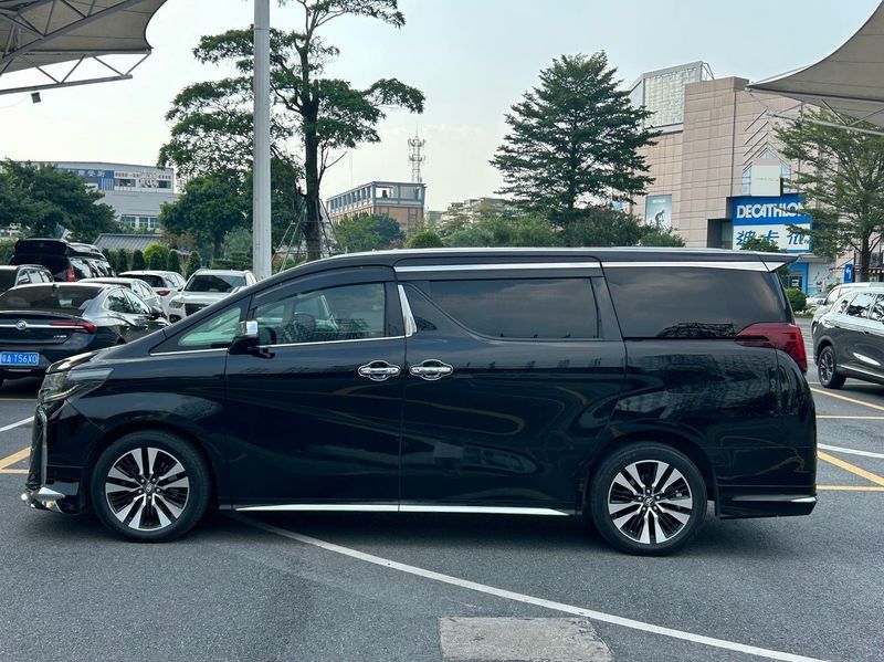 Alphard photo 2