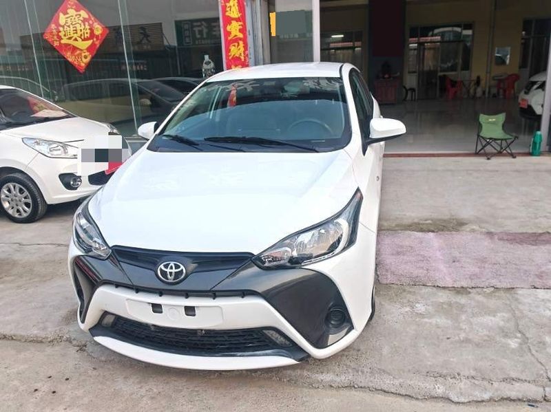 Yaris photo 2