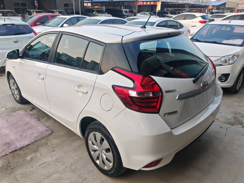Yaris photo 5