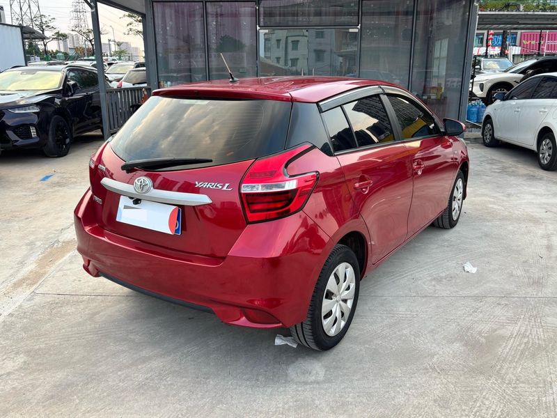 Yaris photo 4