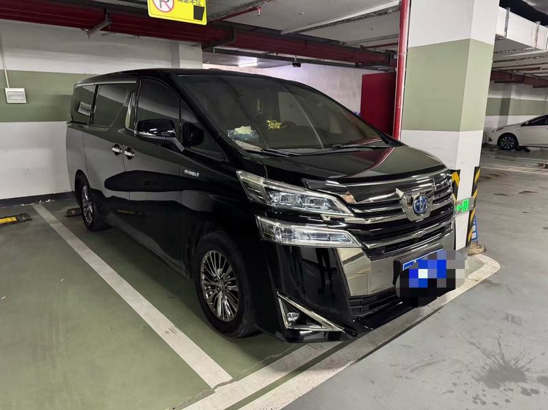 Vellfire photo 2