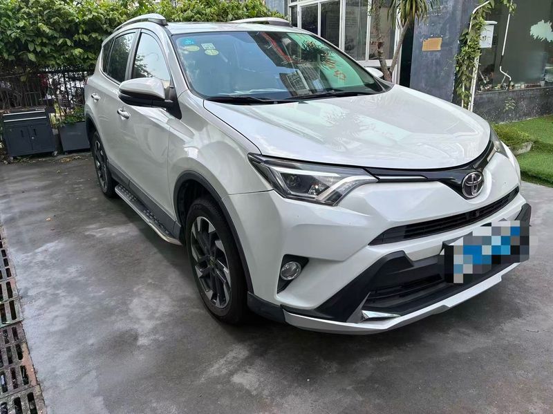 RAV4 photo 4