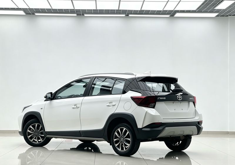 Yaris photo 2