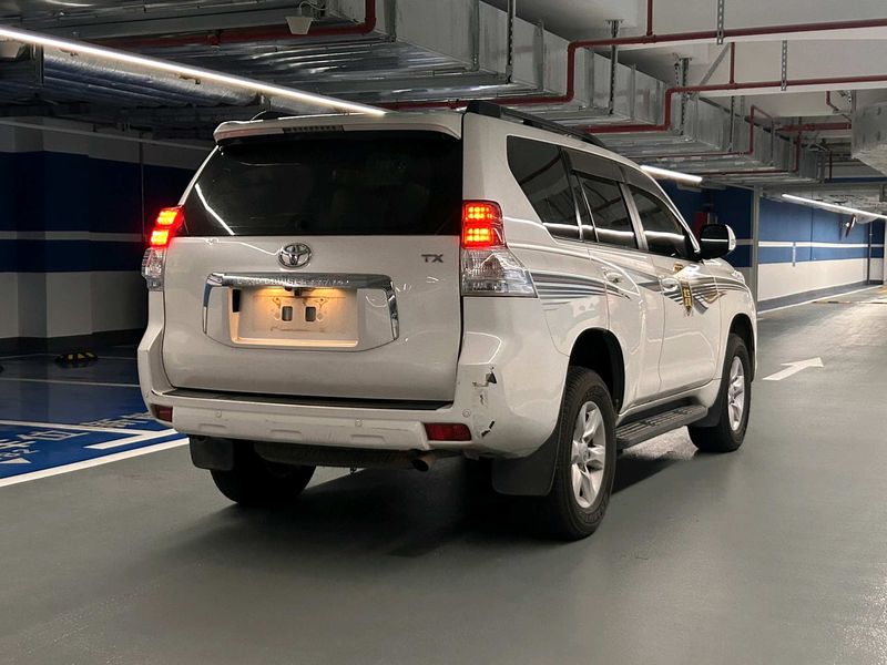 Land Cruiser Prado photo 4