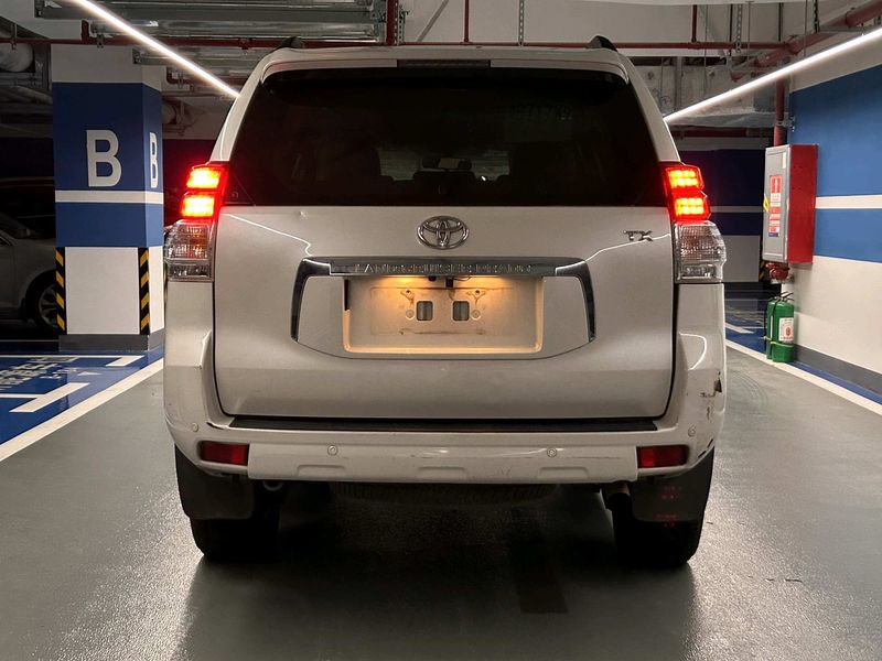 Land Cruiser Prado photo 5