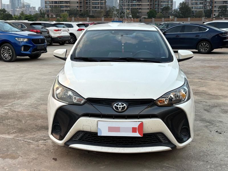 Yaris photo 2