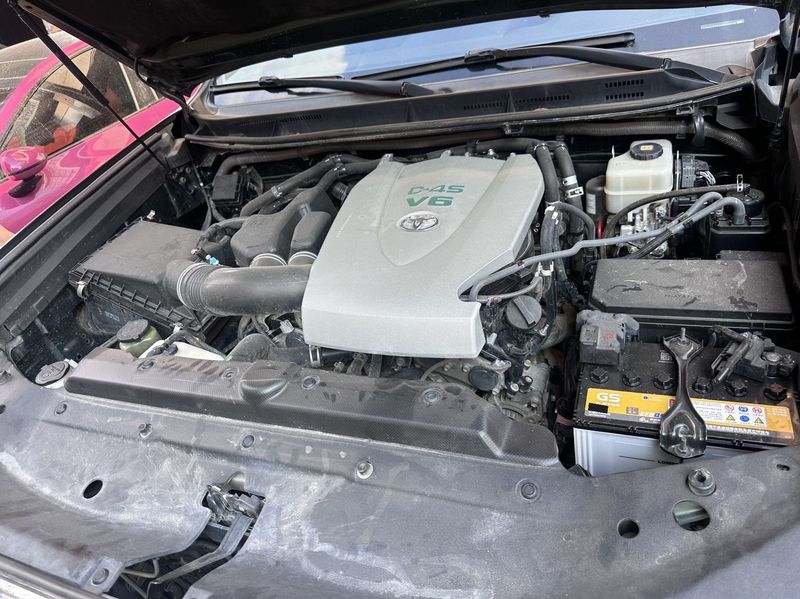 Land Cruiser Prado photo 5
