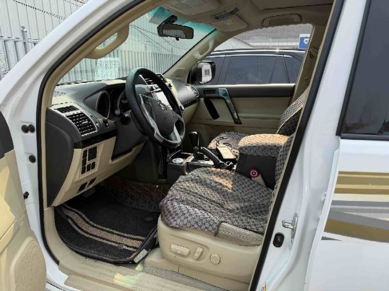 Land Cruiser Prado photo 5