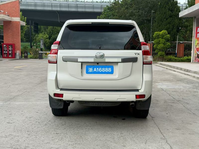 Land Cruiser Prado photo 5