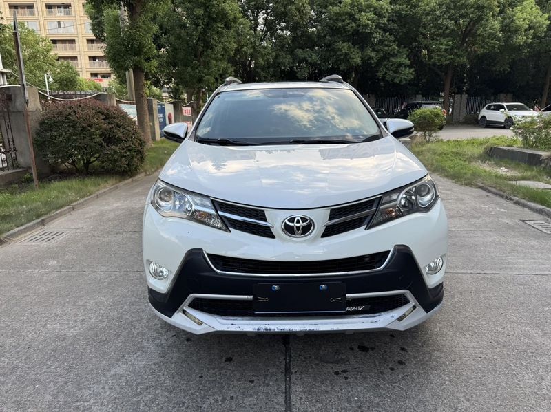 RAV4 photo 2