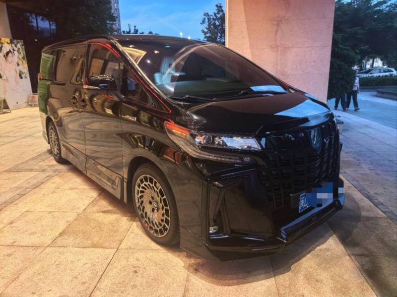 Alphard photo 2