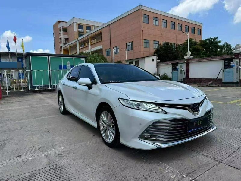 Camry photo 2