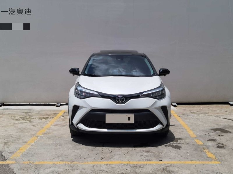 C-HR photo 2