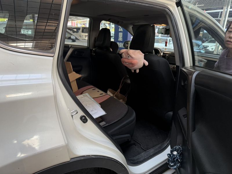 RAV4 photo 3