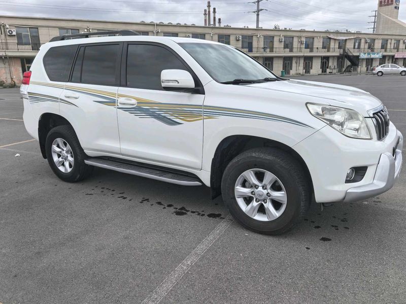 Land Cruiser Prado photo 3