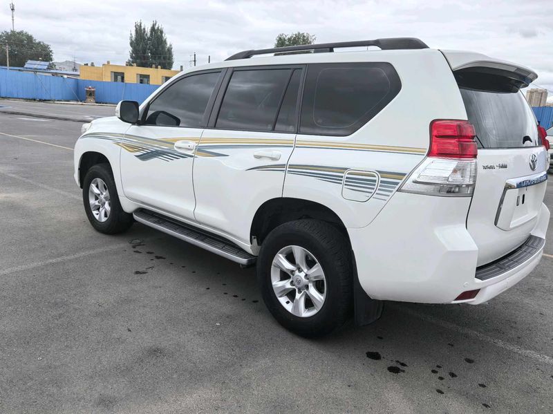Land Cruiser Prado photo 4