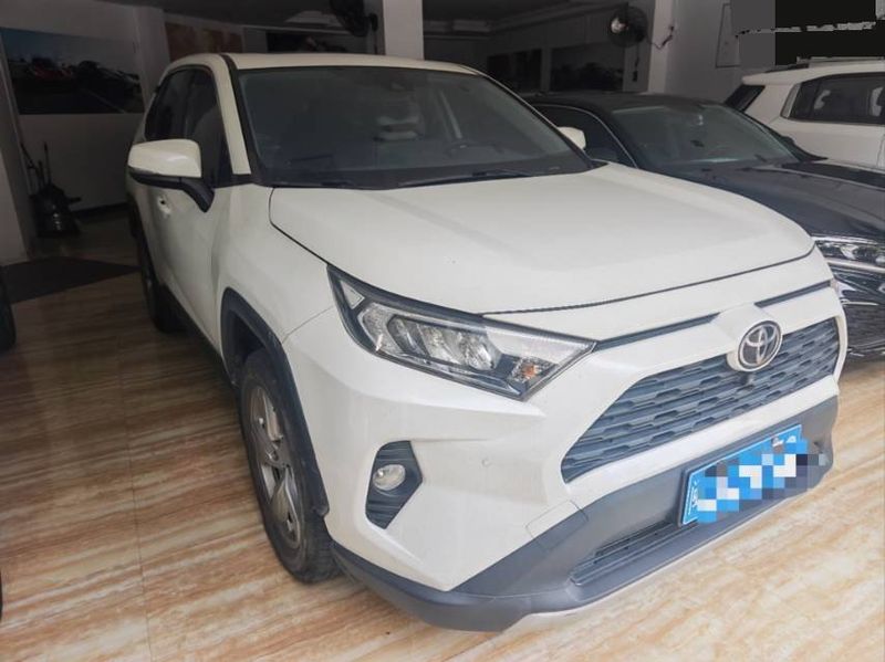 RAV4 photo 3