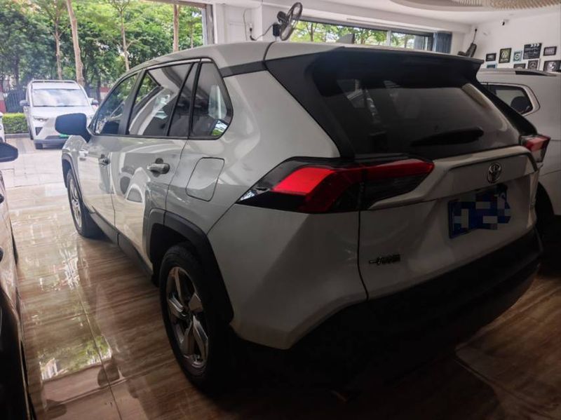 RAV4 photo 4