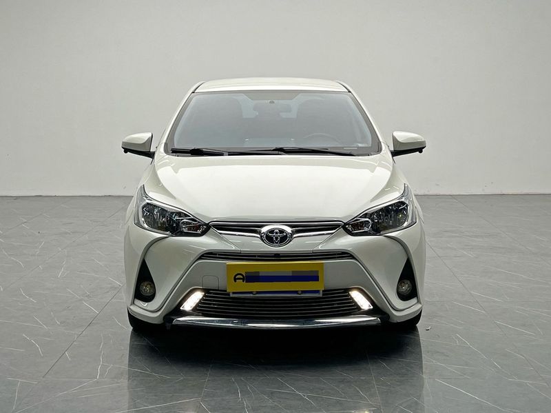 Yaris photo 2