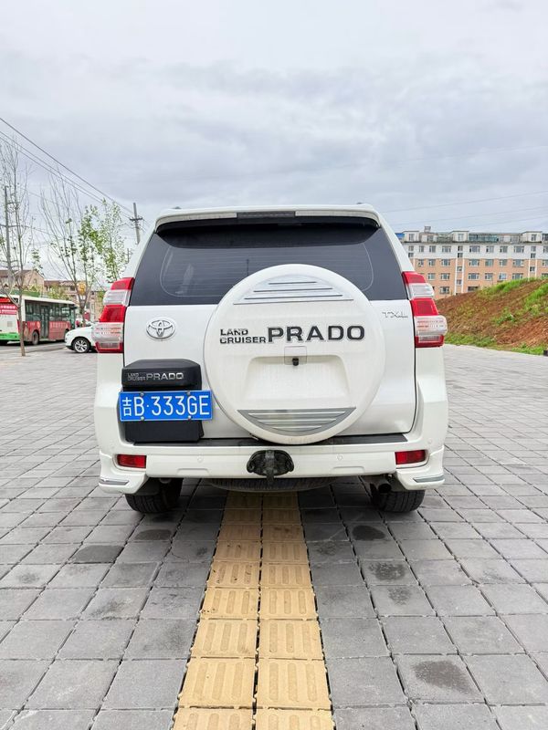 Land Cruiser Prado photo 4