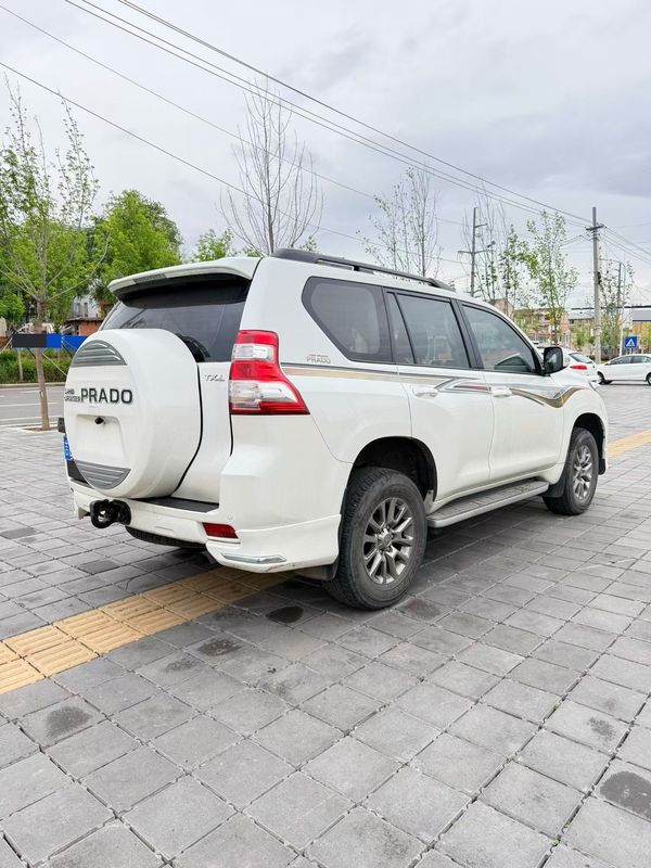Land Cruiser Prado photo 5
