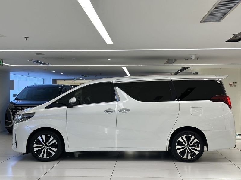 Alphard photo 3