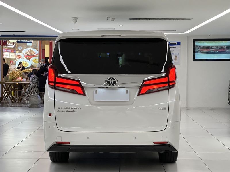 Alphard photo 5