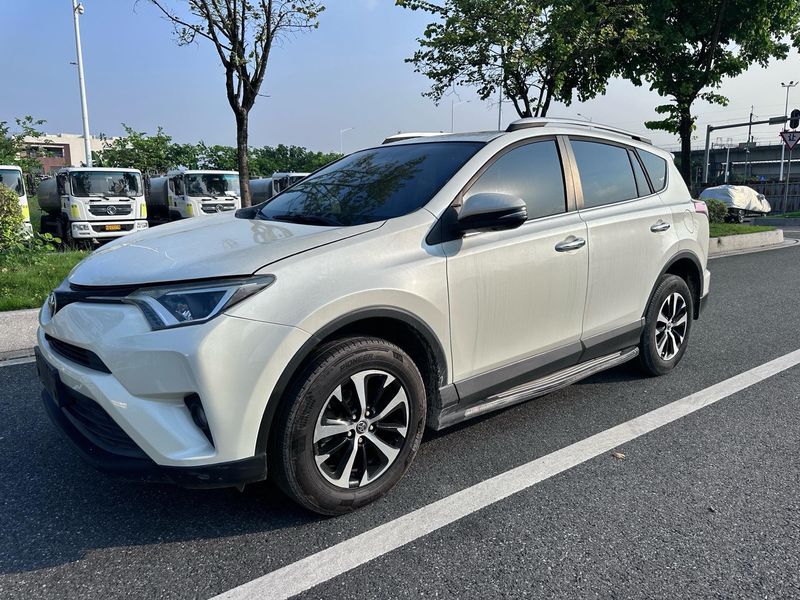 RAV4