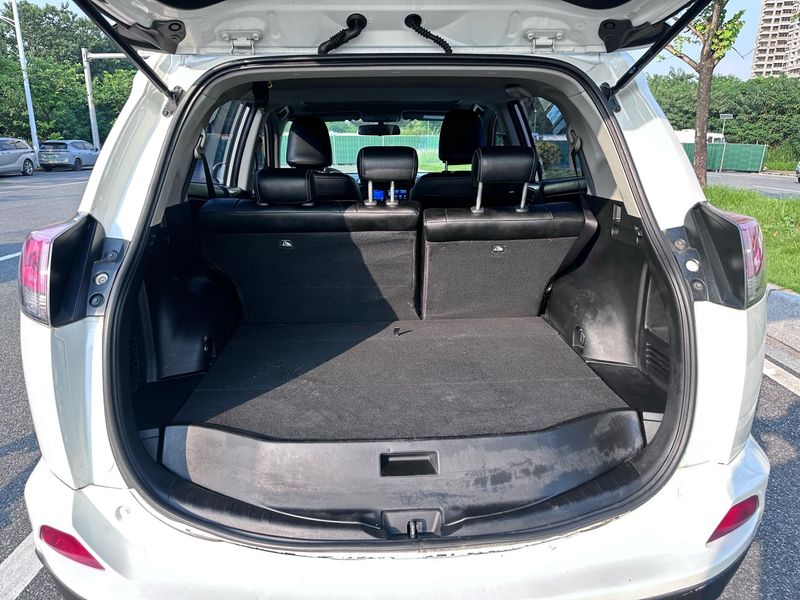 RAV4 photo 5