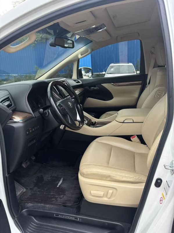 Alphard photo 5