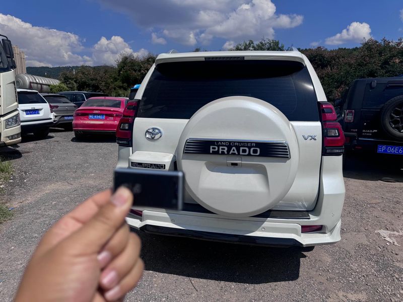 Land Cruiser Prado photo 4