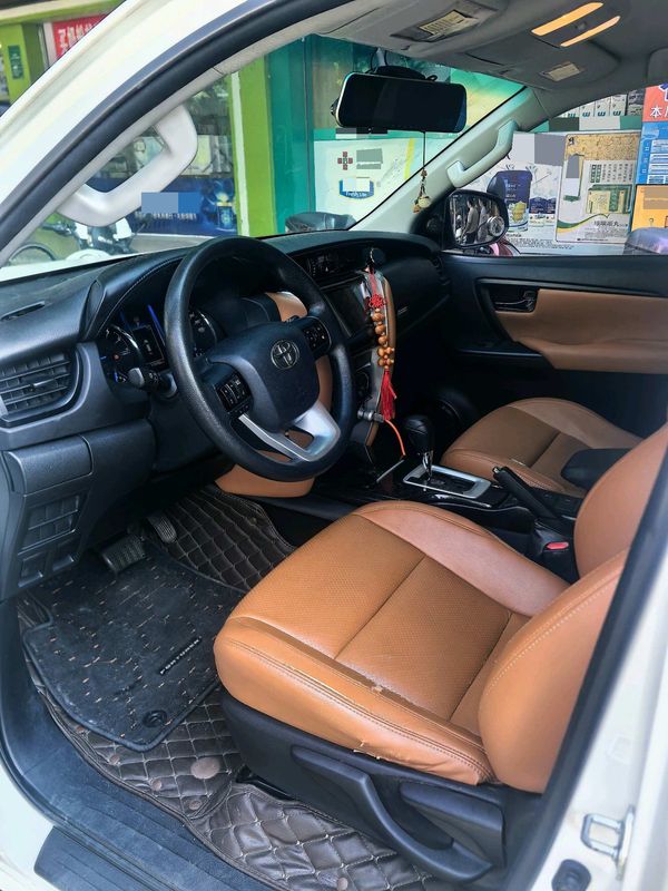 Fortuner photo 3
