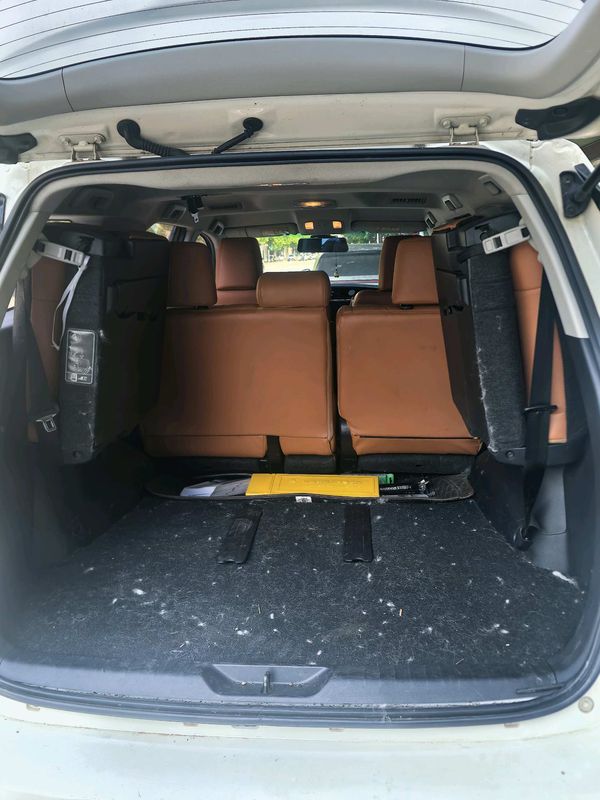 Fortuner photo 5