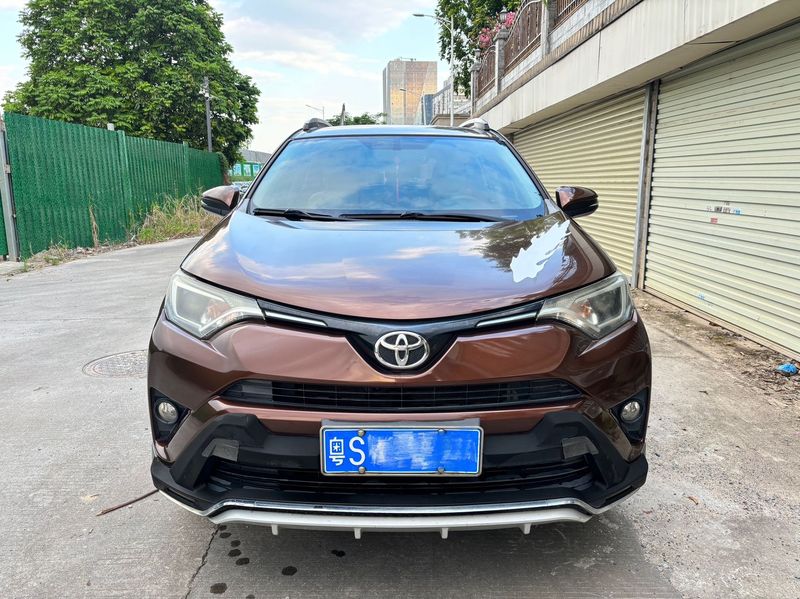 RAV4 photo 2