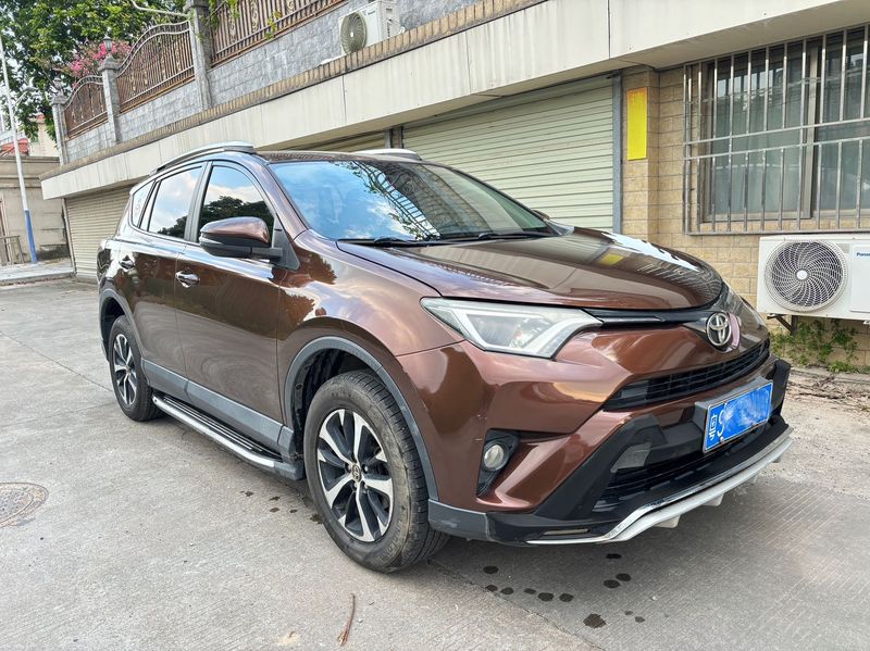 RAV4 photo 3